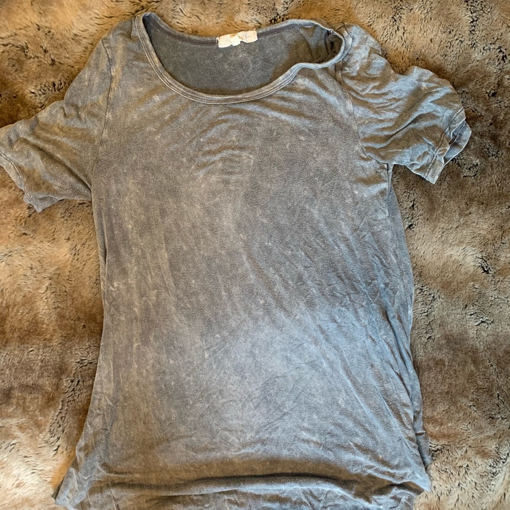 washed gray tee